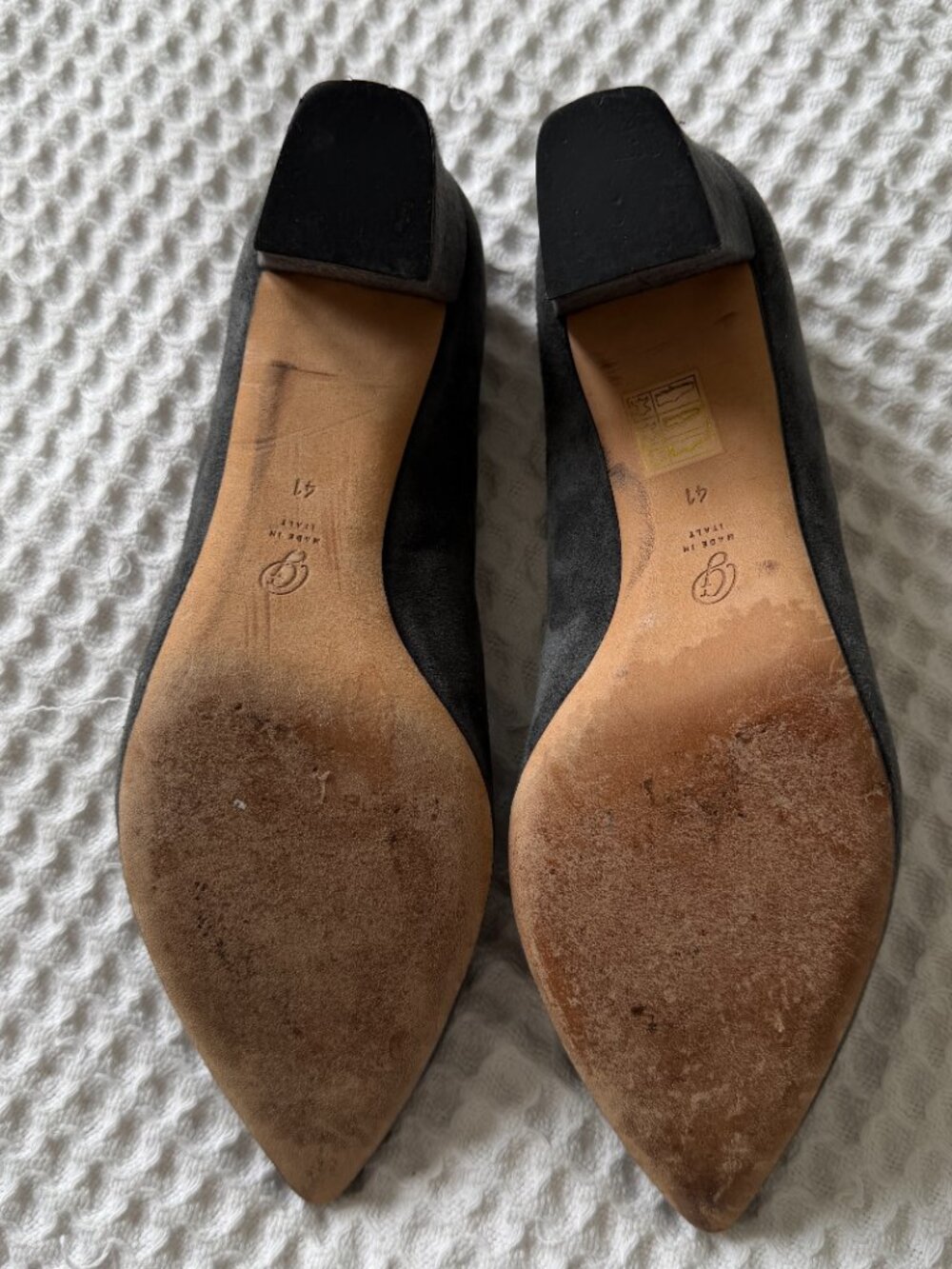 M Gemi The Lustro Suede Block Heel - Picture 5 of 5